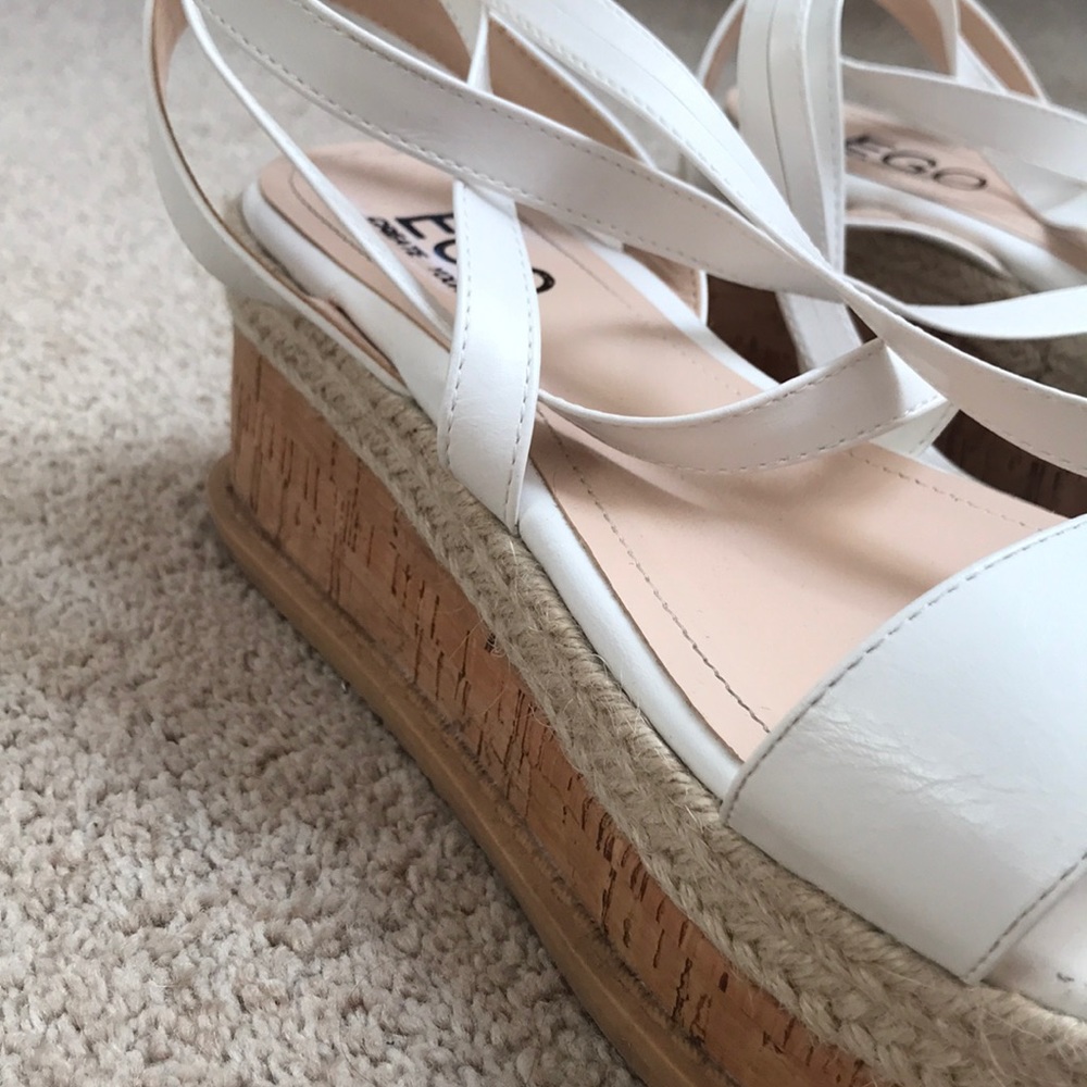 Platform Sandals - Picture 2 of 3